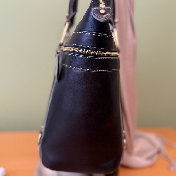 🌸Cole Haan pre-owned black large tote. LTB17 - Picture 3 of 10